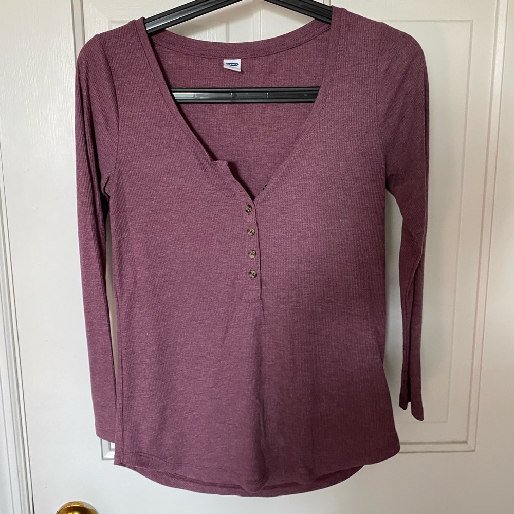 Old Navy burgundy 3/4 sleeve top. Size S